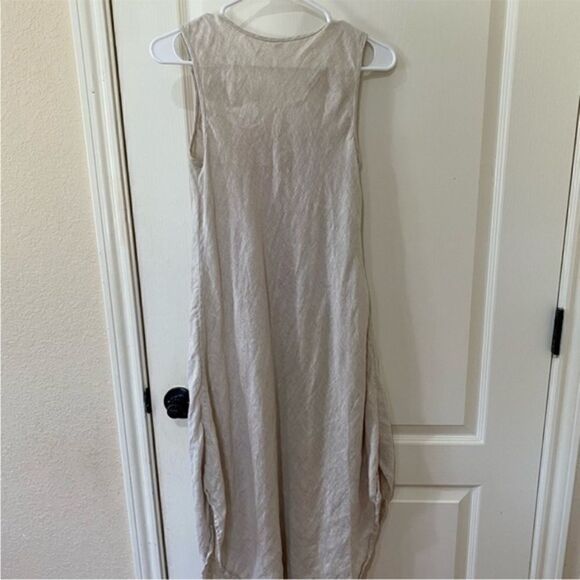 Embroidered Linen Dress - Picture 5 of 6